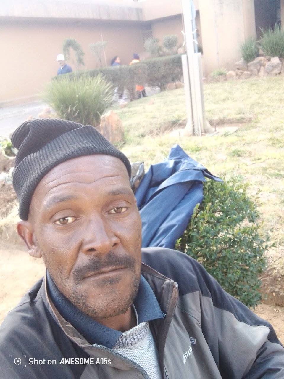 "Wheelchair User Spends Night Outside Municipal Offices After Plea for Accessible Road Is Ignored"