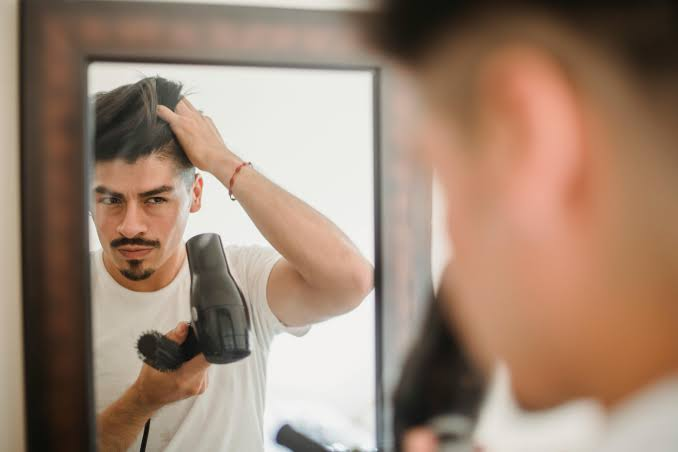 Spring 2025 Grooming Trends: Personalised Hair and Confidence Boosts for Men and Women