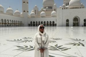 I’m only 25”: Young Stunna treats his mom to a dream Dubai getaway