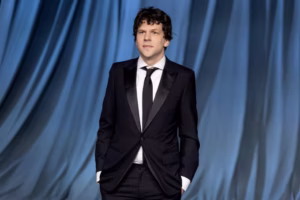 Jesse Eisenberg Is “Excited” About Donating a Kidney – and He’s Not Kidding
