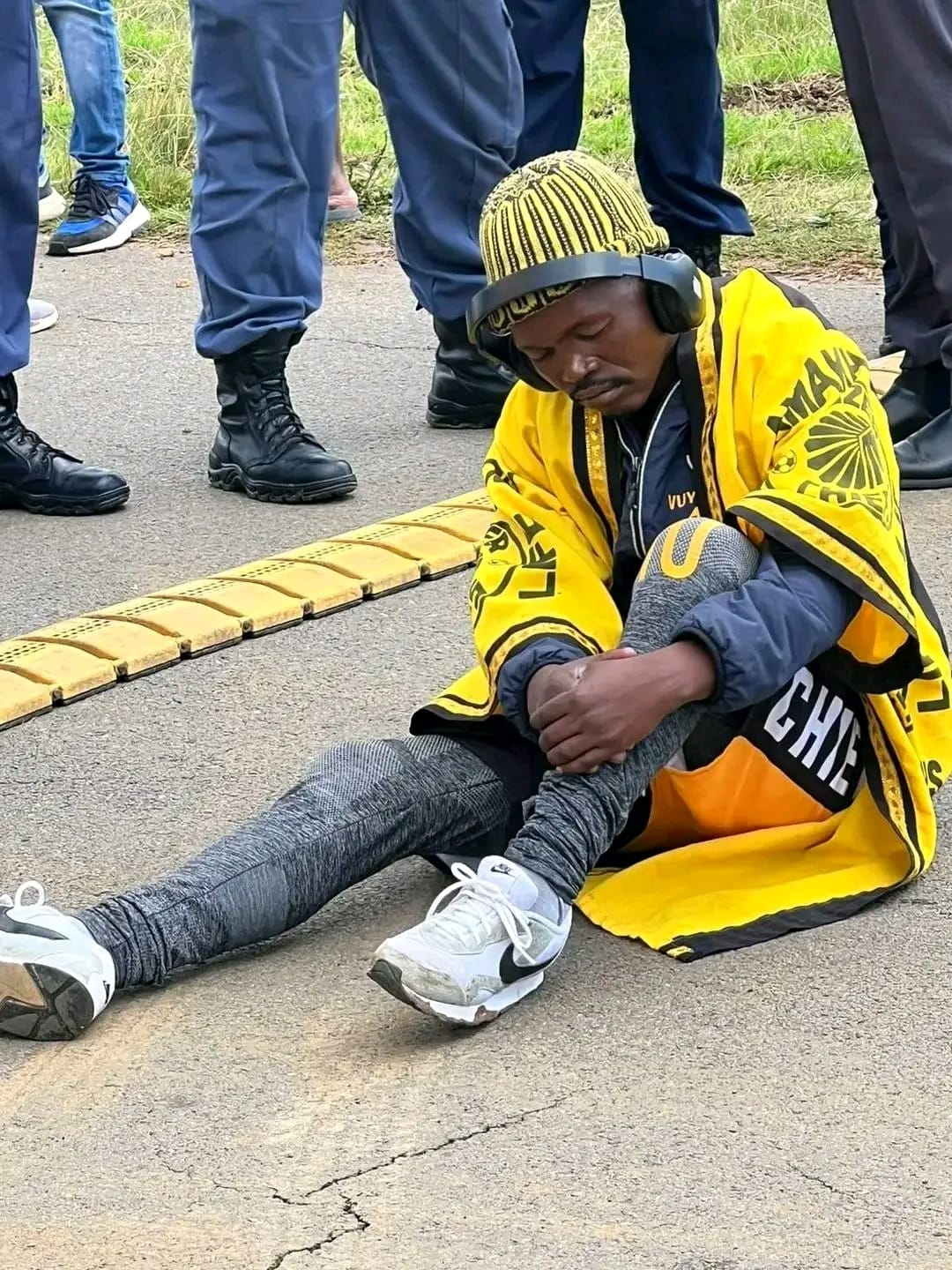 Angry Kaizer Chiefs Supporters Are Protesting Outside Naturena Village