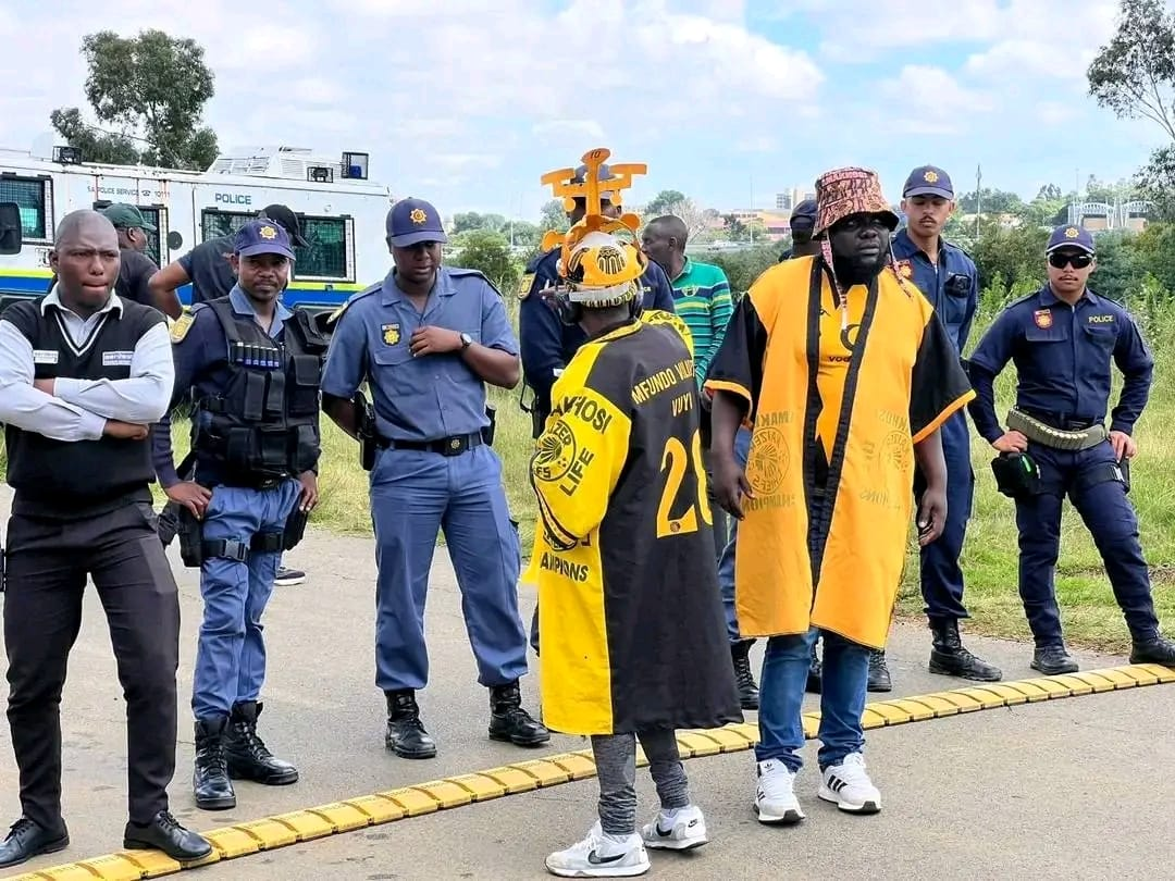 Angry Kaizer Chiefs Supporters Are Protesting Outside Naturena Village