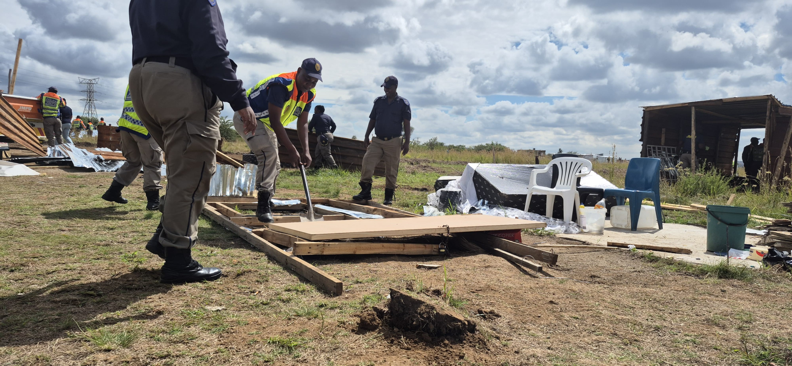 JMPD Removes Illegal Land Invasion Structures in Ennerdale