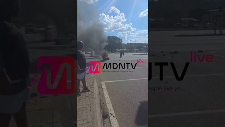 SERVICE DELIVERY PROTEST IN RUSTENBURG | TYRES BURNING AT R24 GREYSTONE CROSSING
