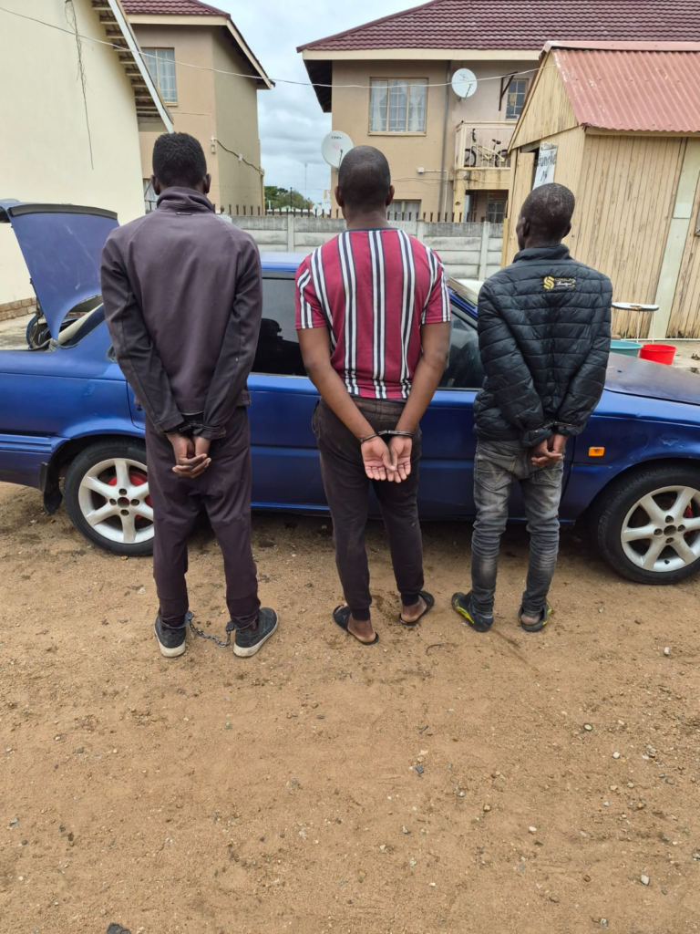 MOZAMBICAN NATIONALS ARRESTED FOR STOLEN CARS