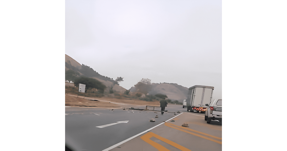 N1 near Botlokwa shut
