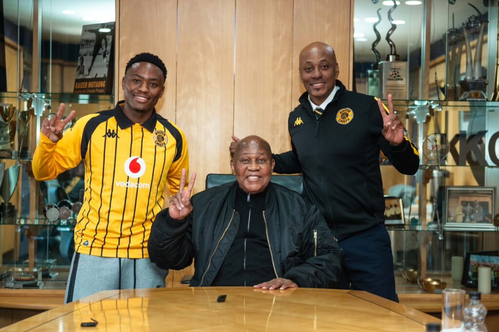 Kaizer Chiefs, Langelihle Phili, Kaizer Chiefs signing,