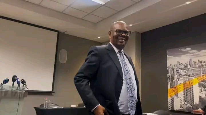 Zola Majavu, Nosiviwe Mapisa-Nqakula