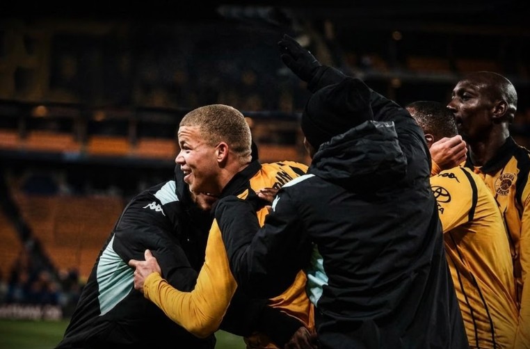 Kaizer Chiefs, Orlando Pirates,