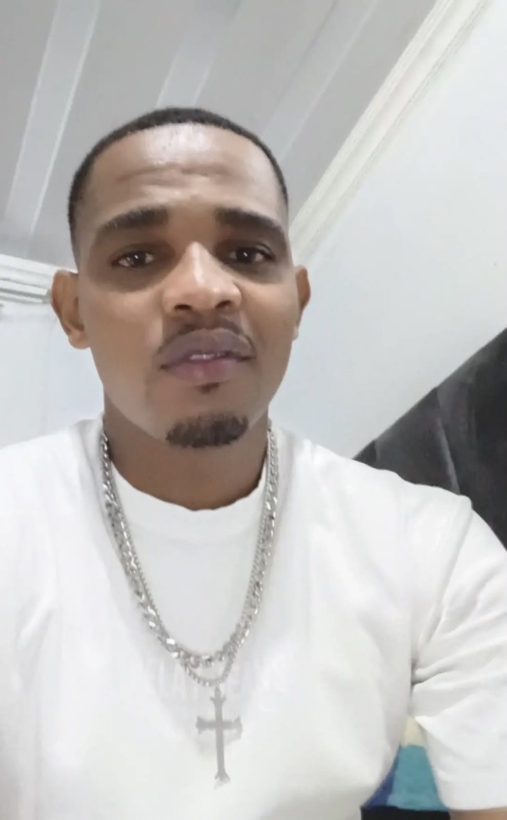 Police have issued a warrant for the arrest of 27-year-old Simiso Silomo Phakathi in connection with the murder of his girlfriend, 37-year-old Jabulisile Josephina Tshabalala.