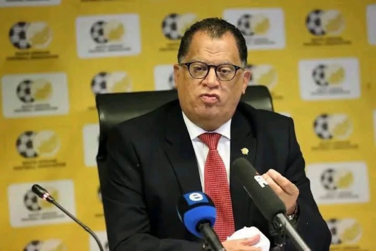 Jordaan re-elected SAFA president, beats Zungu 157–82