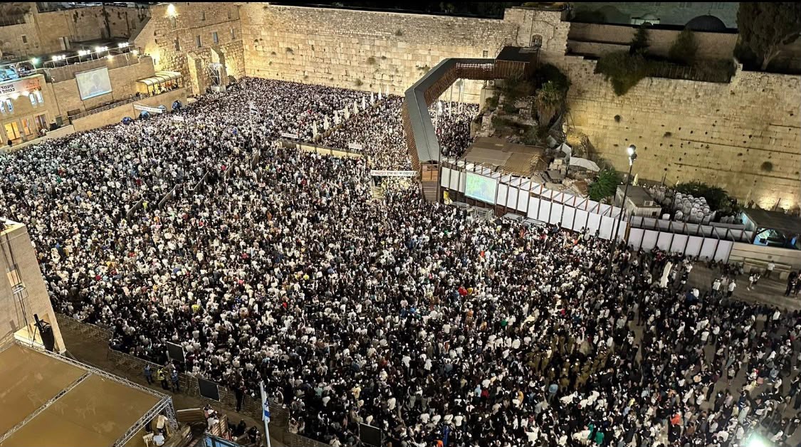 More Than Half a Million Worshippers Reportedly Attend Jerusalem Selichot Prayers