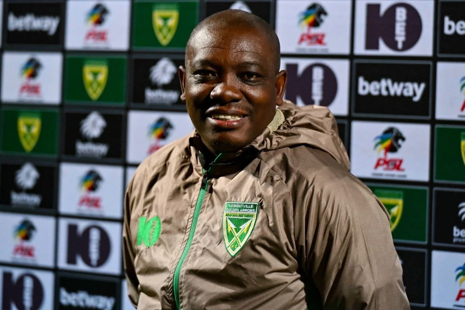 golden-arrows-sack-pitso-dladla-and-appoint-mandla-ncikazi-as-head-coach