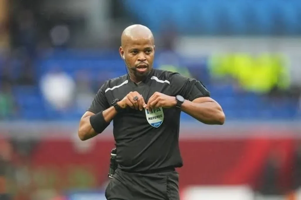 Petro de Luanda Fight Back Against Referee Abongile Tom